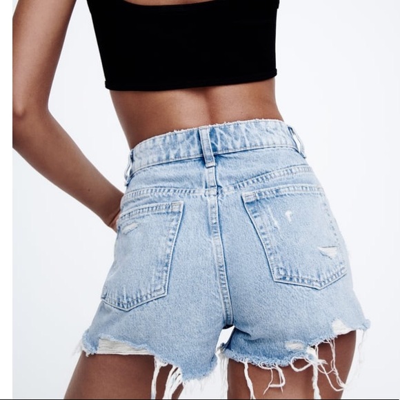 EUC Zara Trafaluc distressed denim cut-off shorts - Picture 8 of 8
